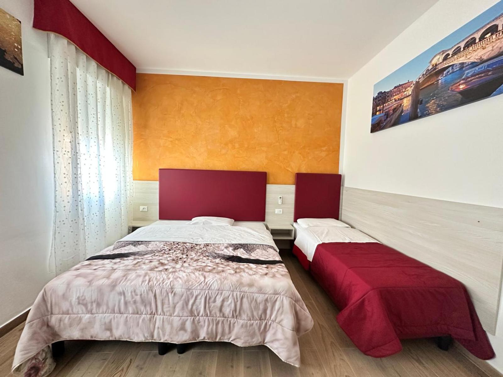 Vacation Venice Rooms เมสเตร ภายนอก รูปภาพ