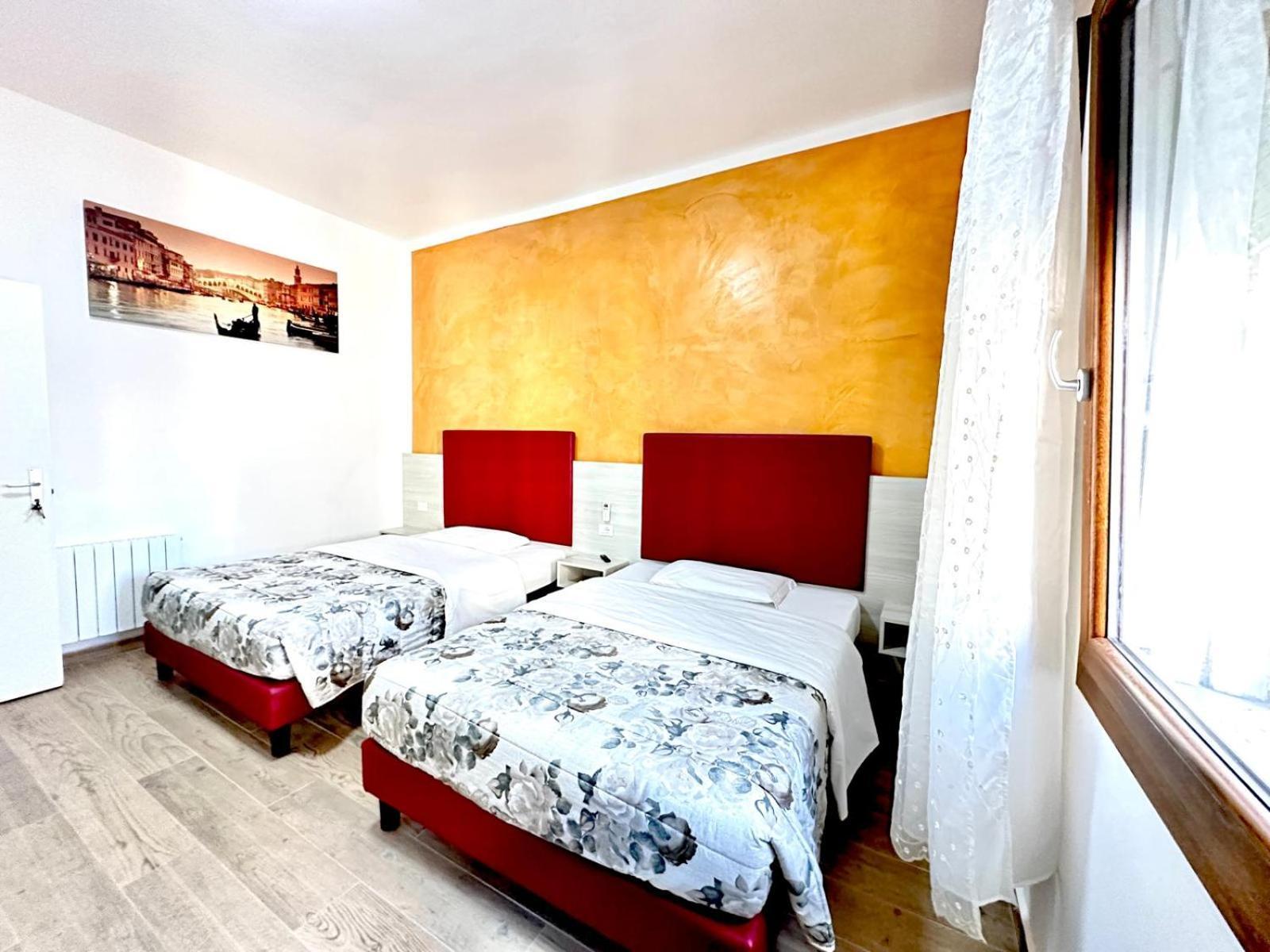 Vacation Venice Rooms เมสเตร ภายนอก รูปภาพ