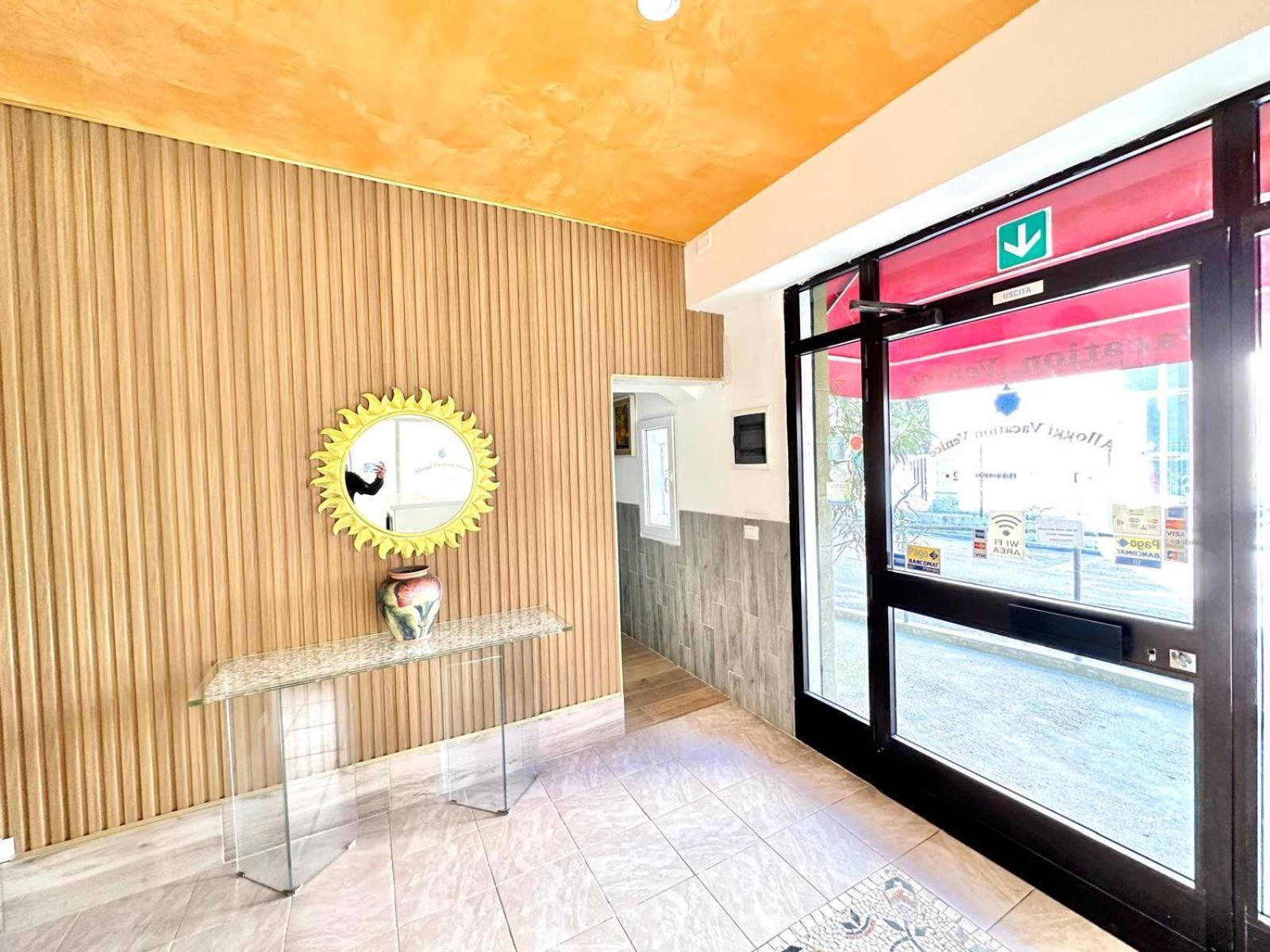Vacation Venice Rooms เมสเตร ภายนอก รูปภาพ