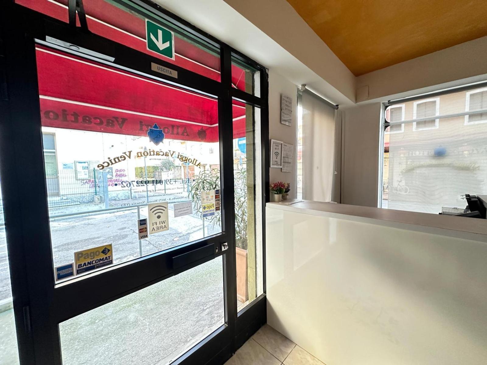 Vacation Venice Rooms เมสเตร ภายนอก รูปภาพ